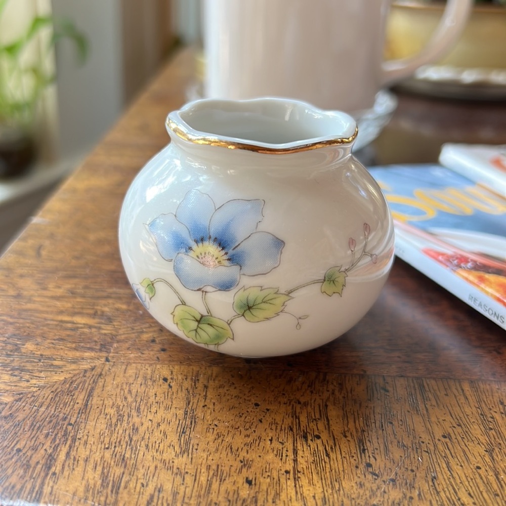 Mini Floral Vintage Vase